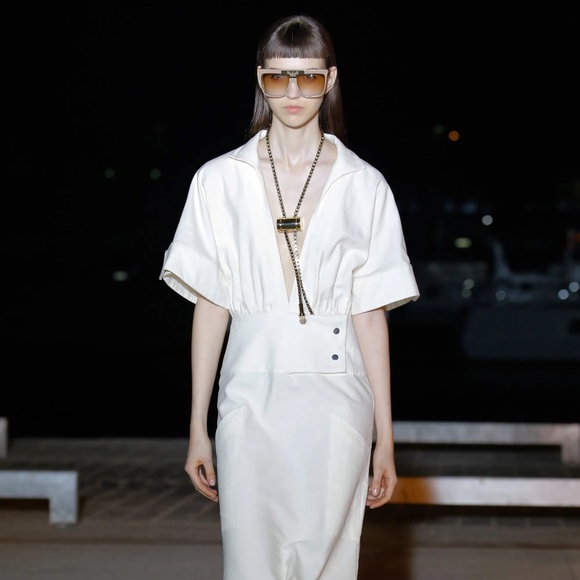 Mid length French off-white dress - Picture 6 of 7